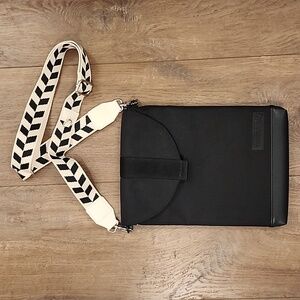 Waterfield San Francisco Bags Tablet iPad Crossbody Bag Case USA Black 9x12